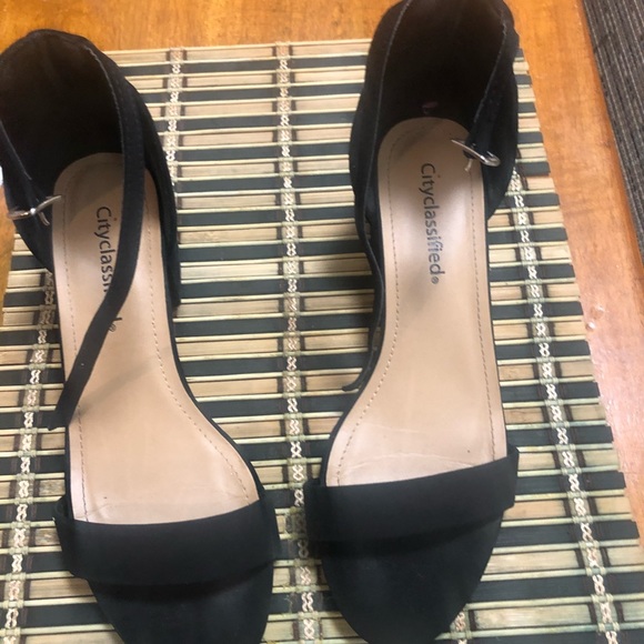 Shoes - Picture 1 of 3